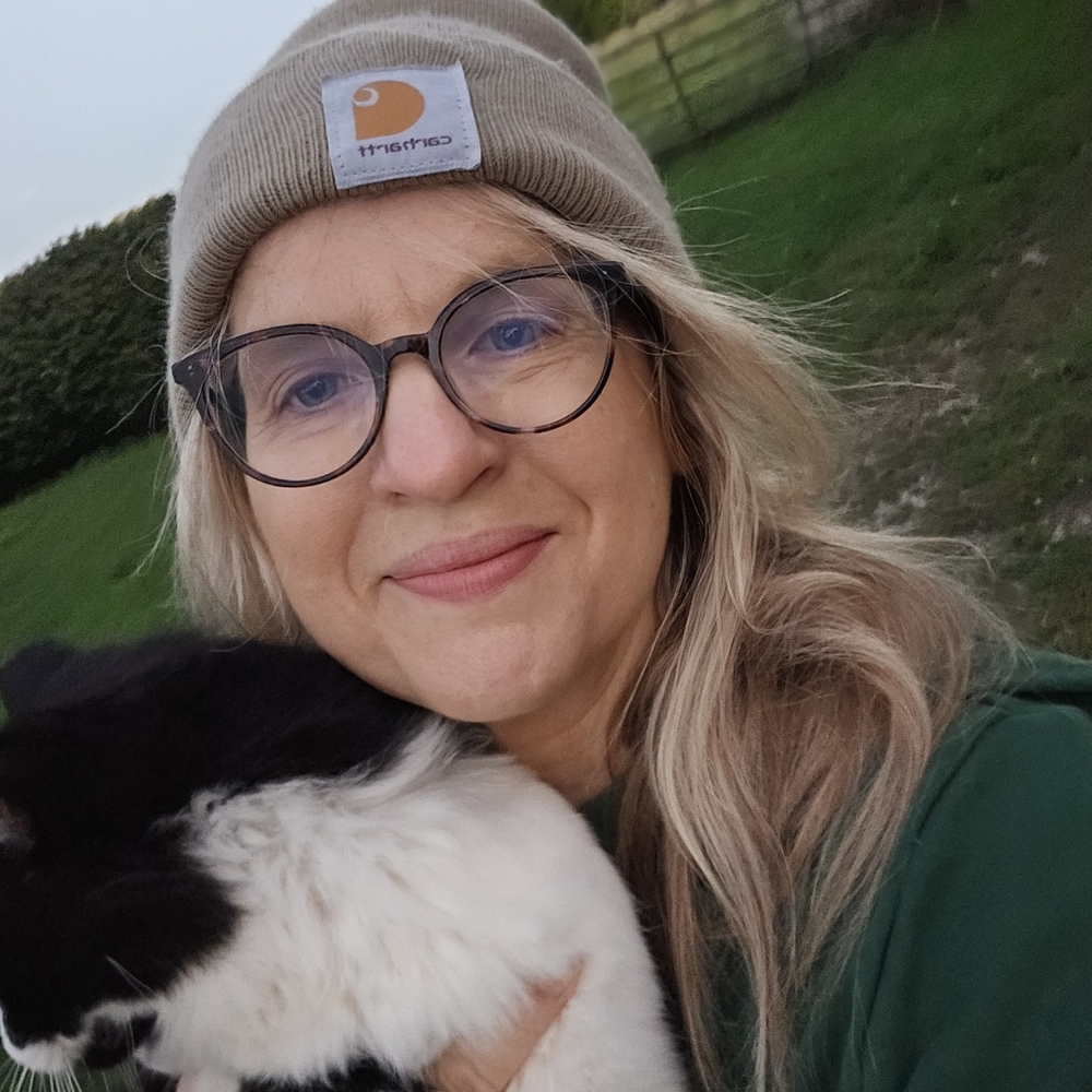 Meet your Posher, Edna